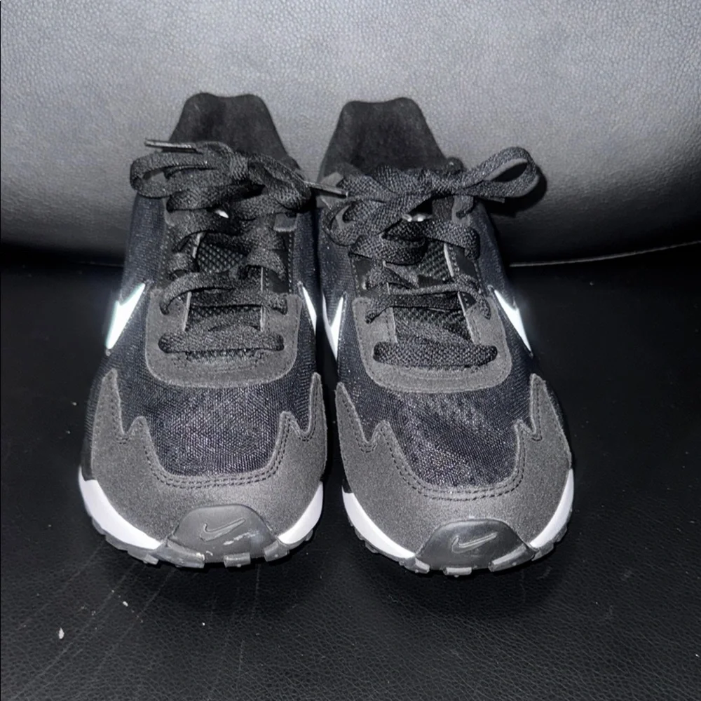 Nike Air Max Black‎ and White Mesh Athletic Shoes.